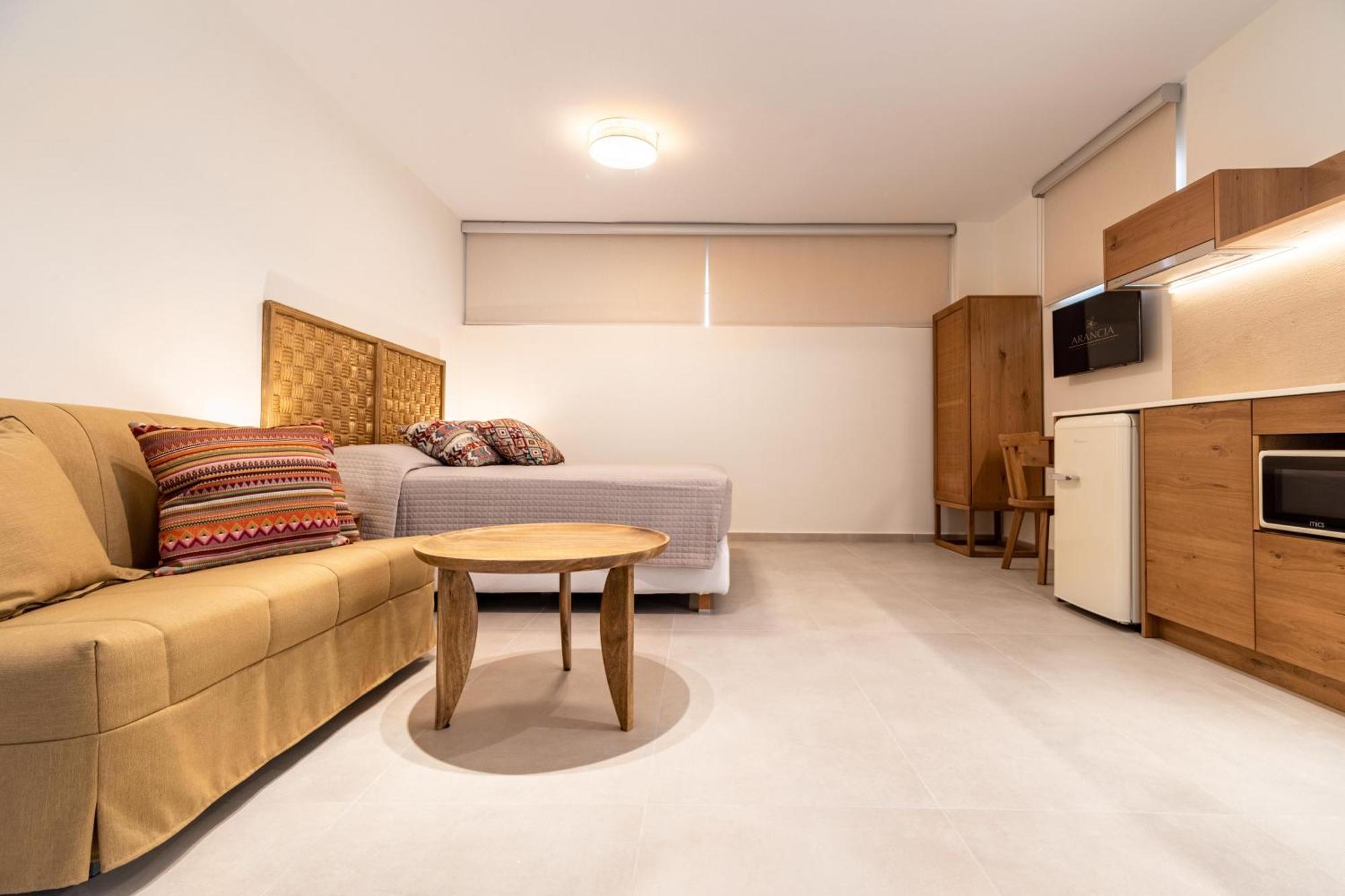 Arancia Elegant Rooms And Suites Tolón Esterno foto