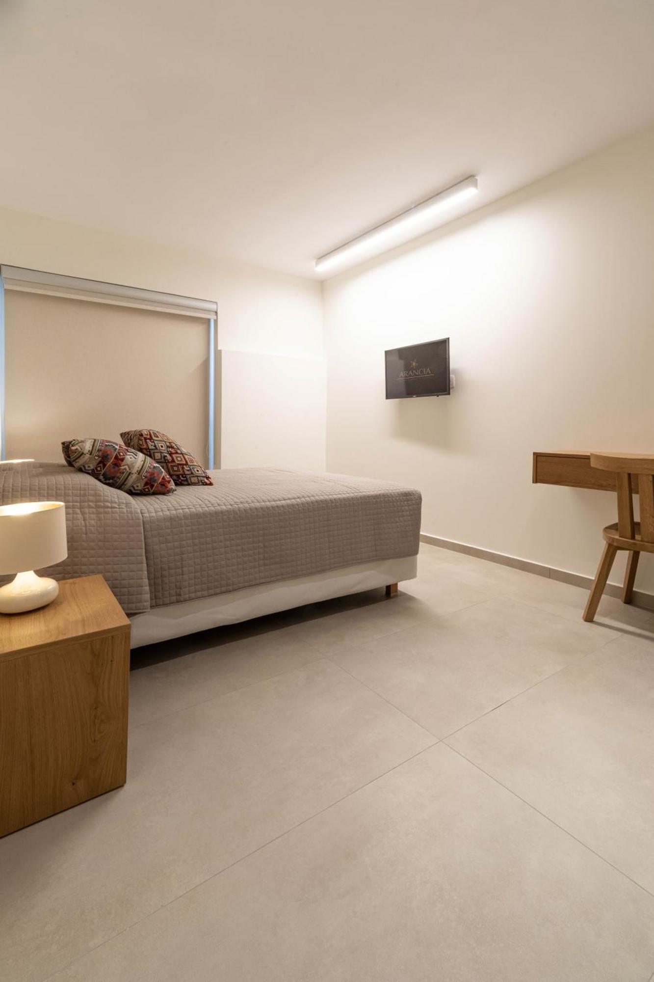 Arancia Elegant Rooms And Suites Tolón Esterno foto
