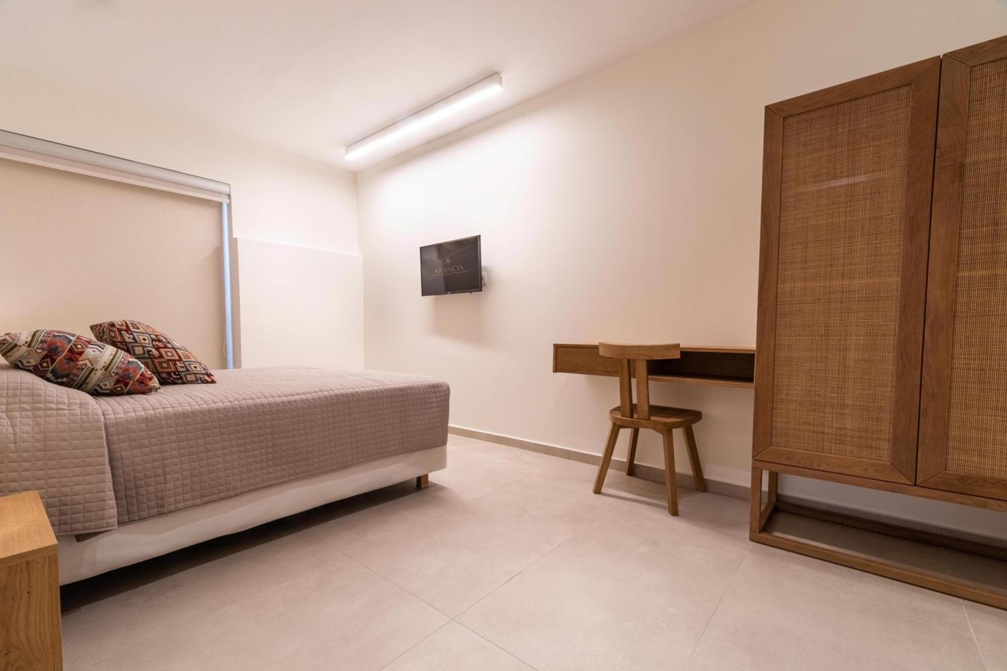 Arancia Elegant Rooms And Suites Tolón Esterno foto