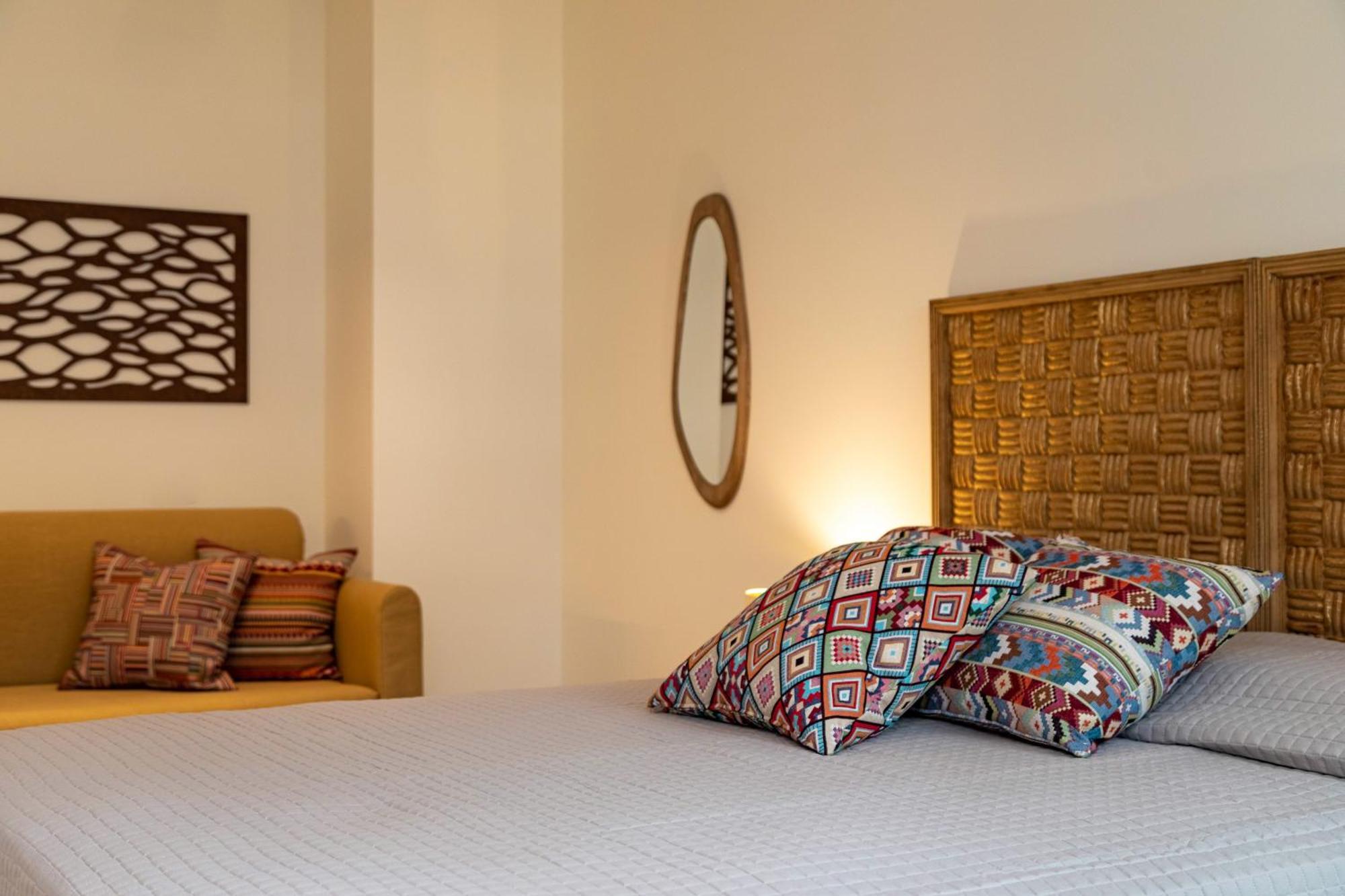 Arancia Elegant Rooms And Suites Tolón Esterno foto